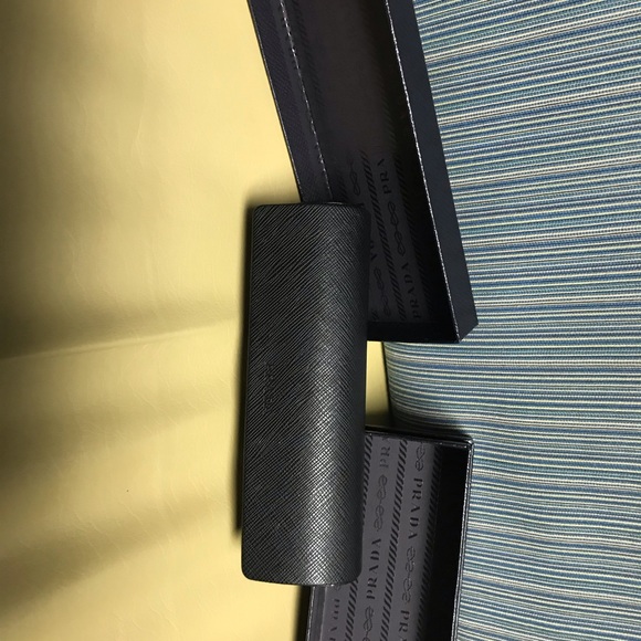 Prada Eyewear - Picture 7 of 8